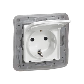 Legrand 764532 NILOÉ 2P+F aljzat csapófedeles biztonsági zsaluval, fehér