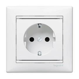 Legrand 774421 Valena 2P+F csatlakozóaljzat biztonsági zsaluval, fehér