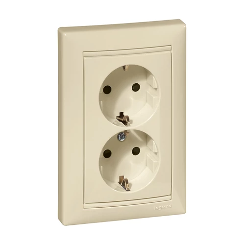 Legrand 774371 Valena 2x2P+F csatlakozóaljzat biztonsági zsaluval, elefántcsont
